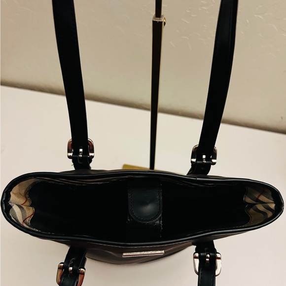 Authentic Burberry bucket tote - Picture 8 of 12